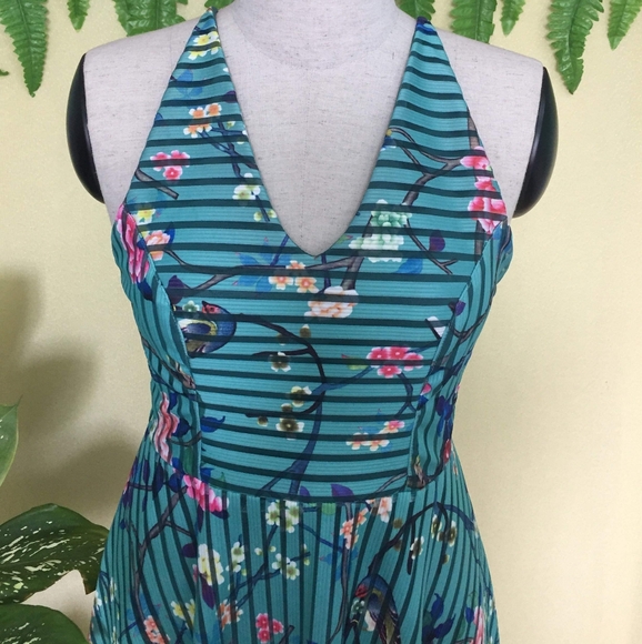 dresses - Picture 2 of 3